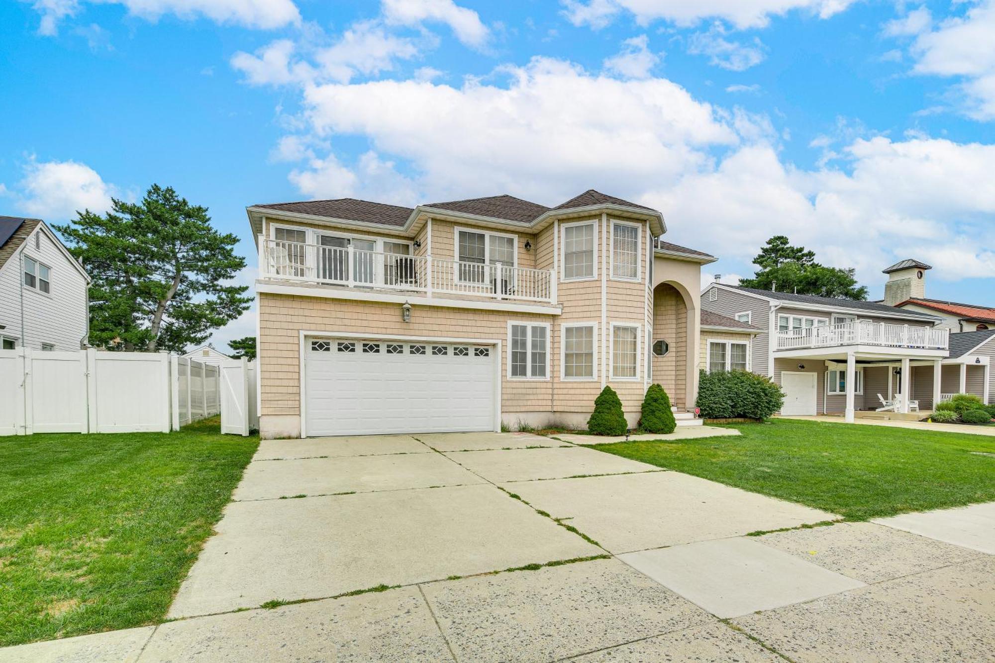 Spacious Brigantine Home About 1 Block To Beach! Exterior photo