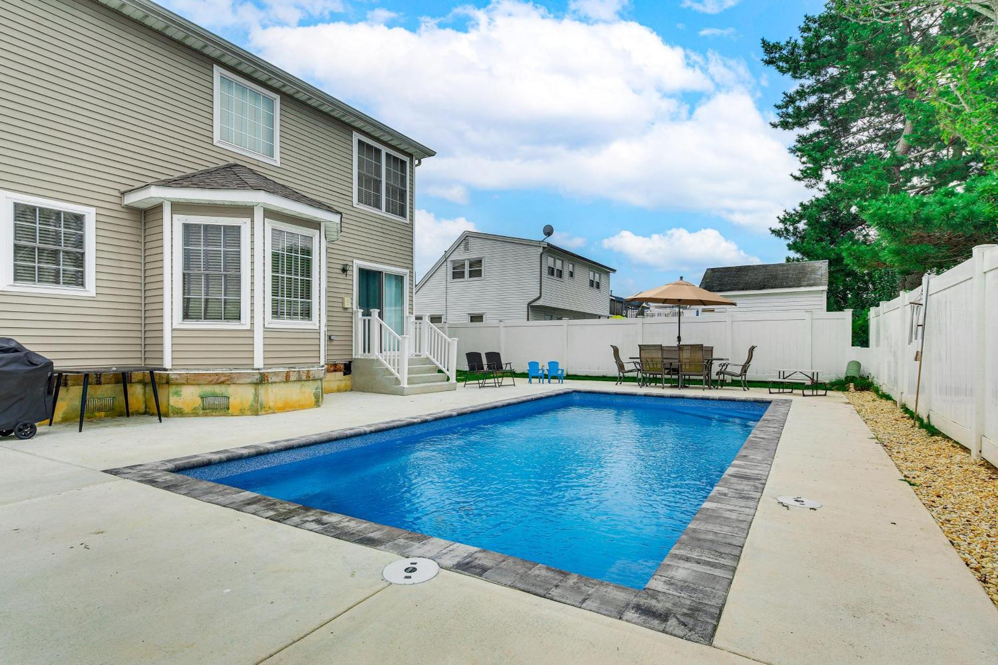 Spacious Brigantine Home About 1 Block To Beach! Exterior photo